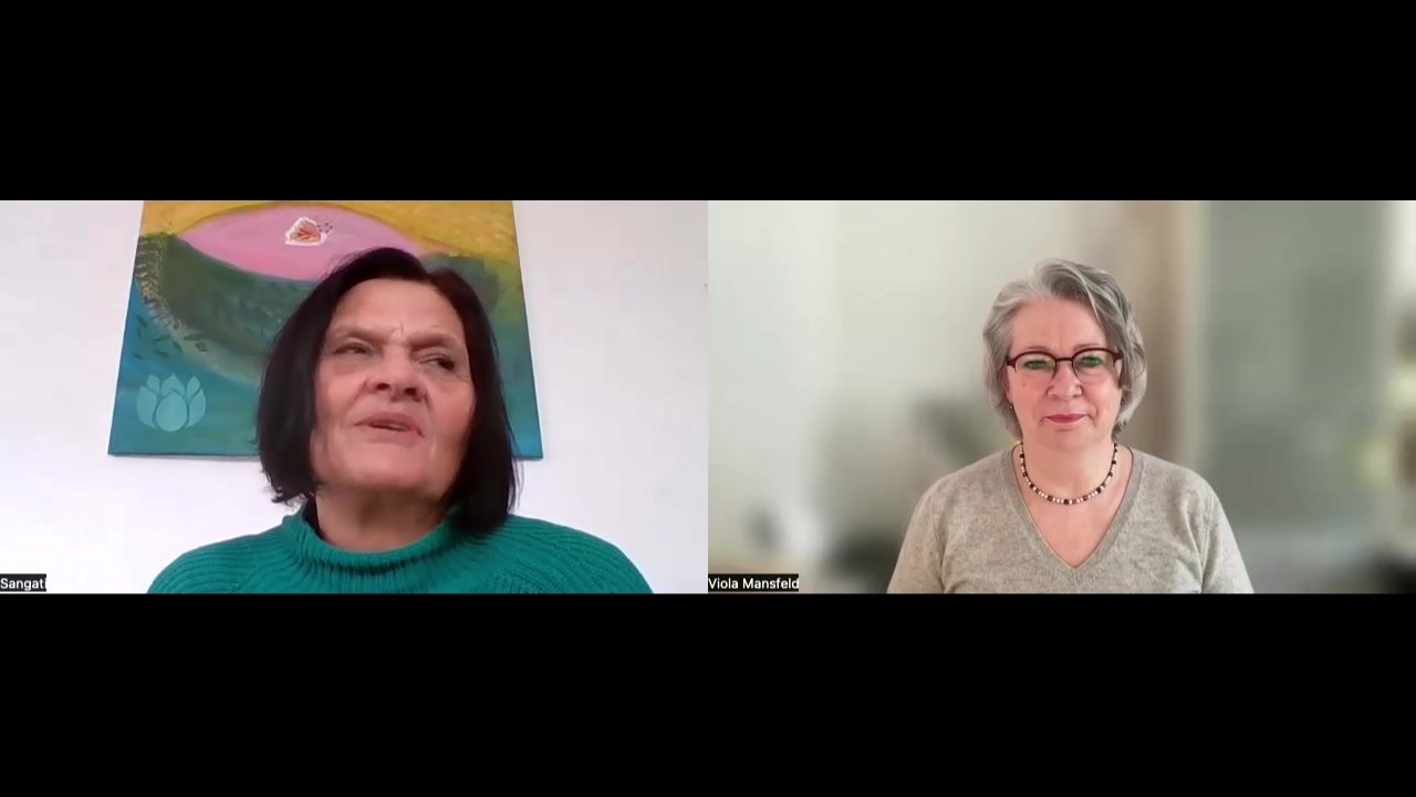 Sangati sucht sich je nach Interesse ihre Lieblingskapitel aus de..... - BeFree Liebesschule