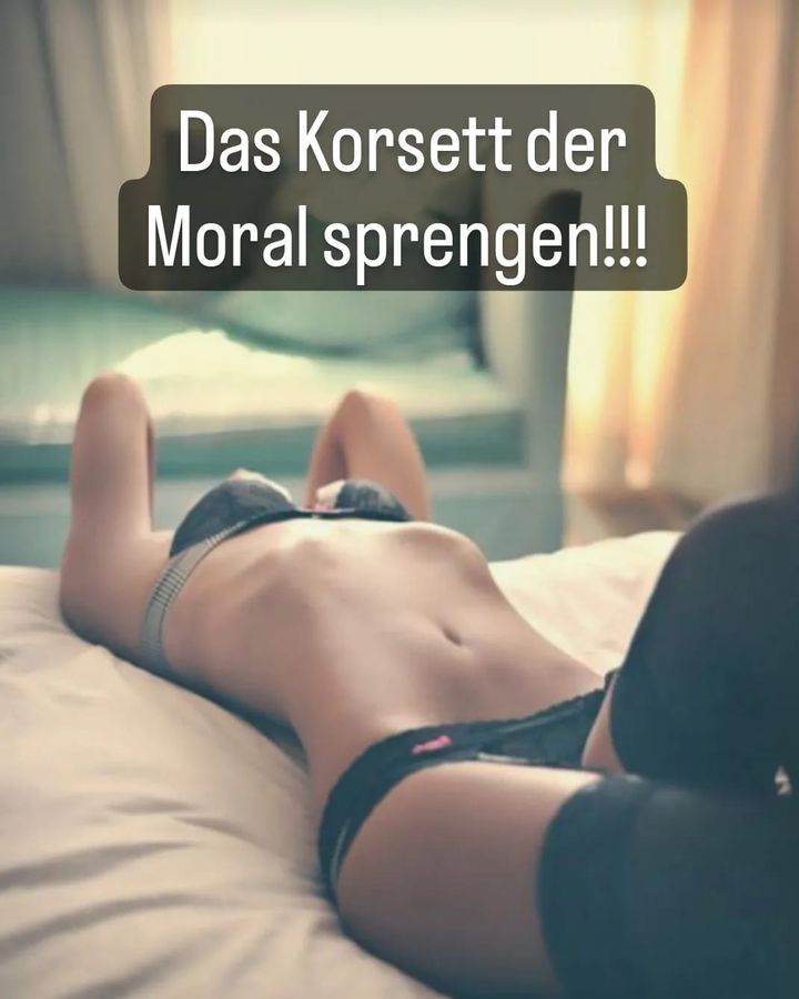 👙👙👙
Es ist kein Zufall, dass in diesem Korsett nur Frauen stec..... - BeFree Liebesschule